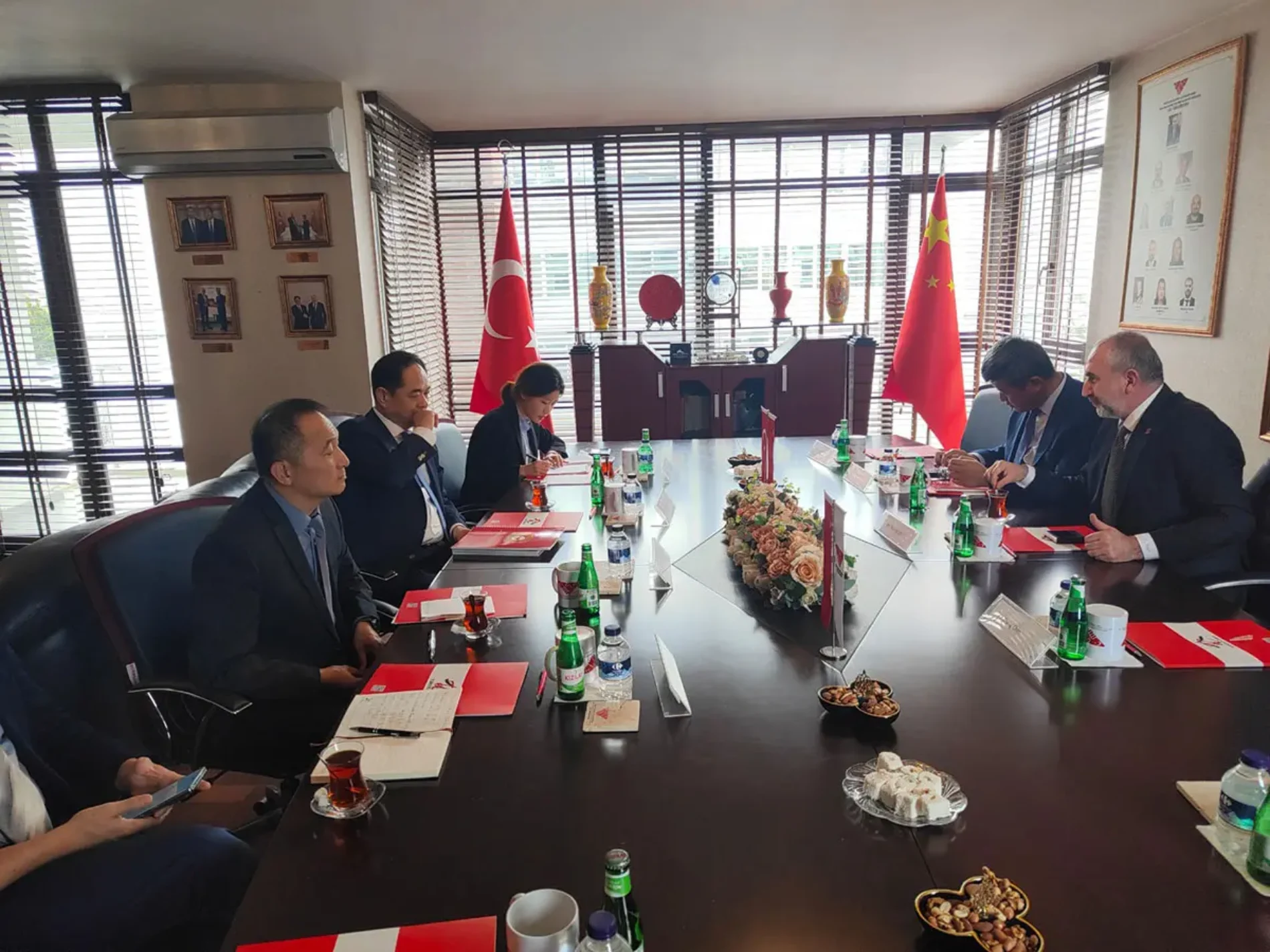 Çin Halkının Yabancı Ülkelerle Dostluk Derneği (CPAFFC) Türkiye Ziyaretleri Kapsamında Derneğimiz Türkiye Çin İş Geliştirme ve Destekleme Derneğini Ziyaret Ettiler