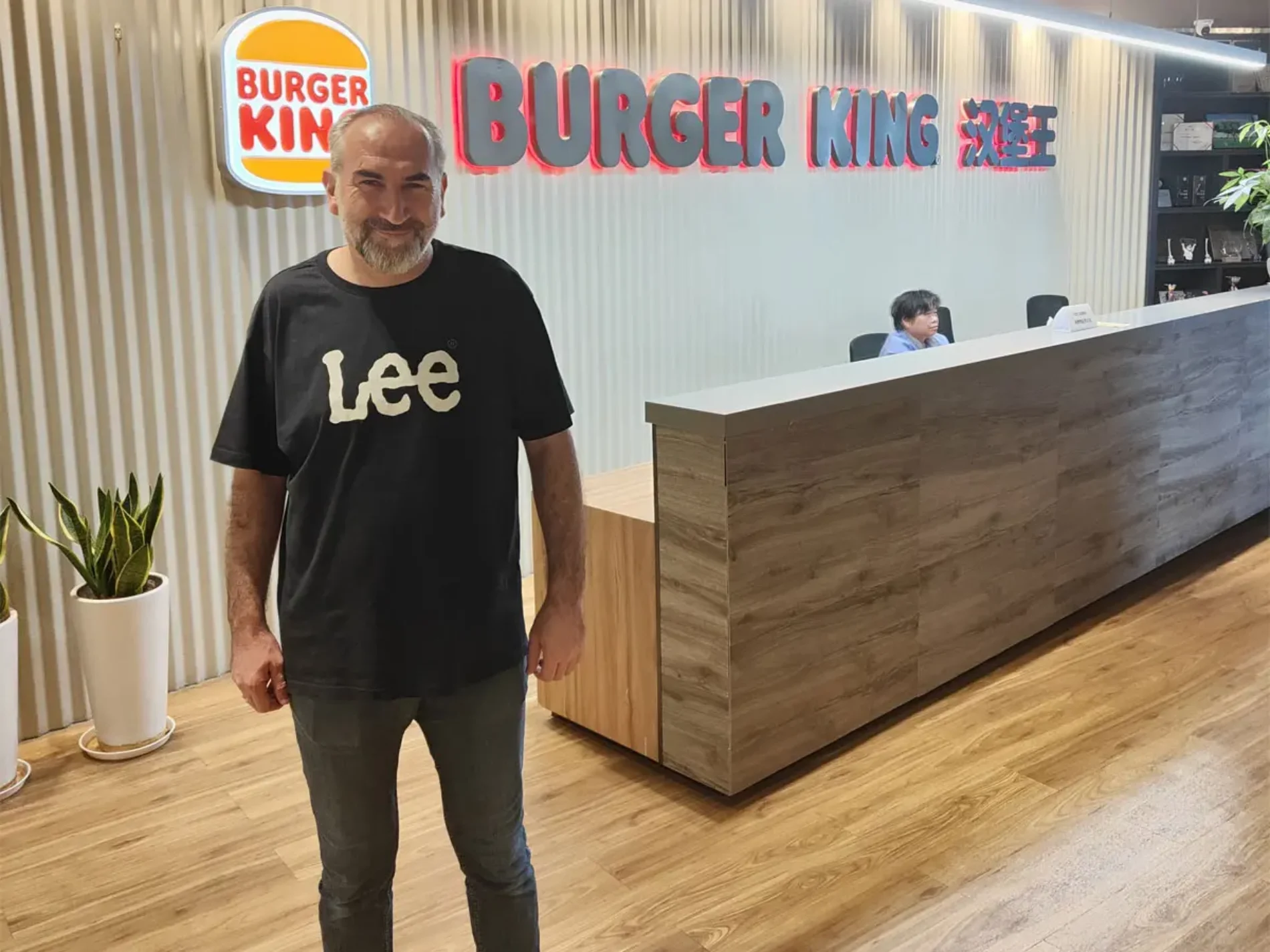 Genel Başkanımız İhsan BEŞER Çin’de Atakey Firmasının Burger King Merkezini Ziyaret Etti